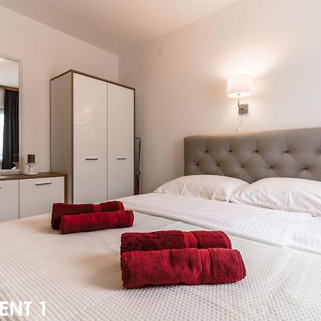 Maestral Apartments Врсар Екстер'єр фото